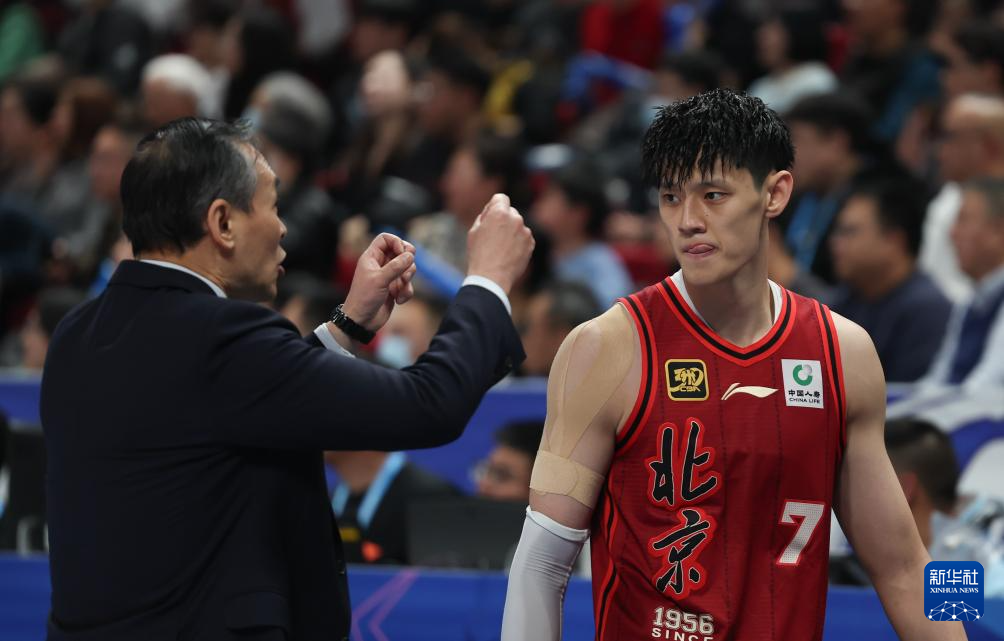 金年会注册-包含加时末段体能课后，上海久事防线松动备战CBA常规赛，态度坚定，资深球员宣示担当的词条